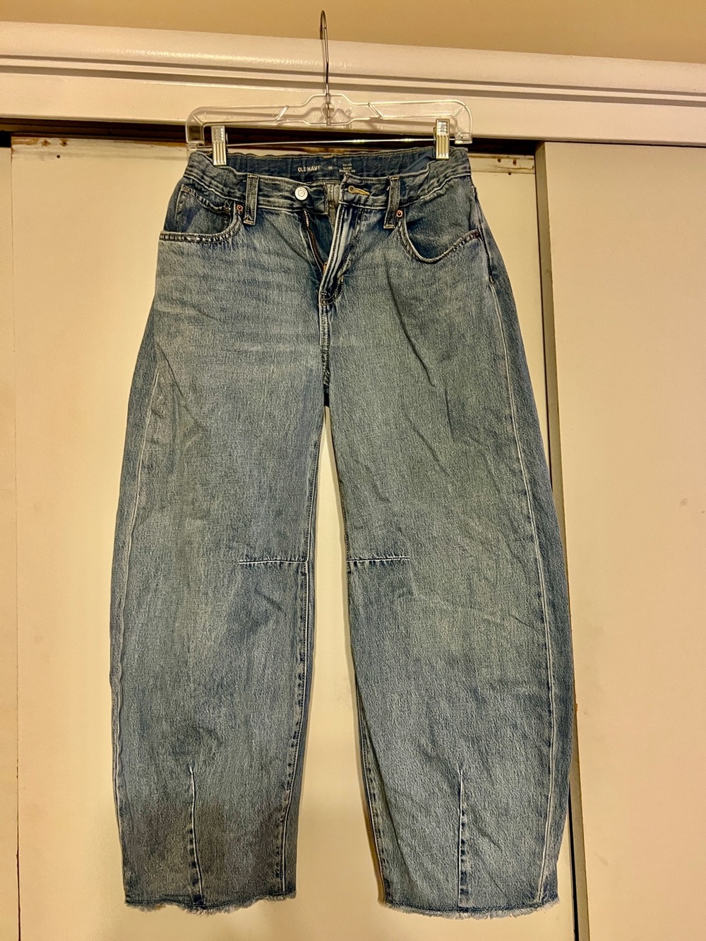 Old Navy Mid-Rise Baggy Barrel Jeans - Blue Denim
